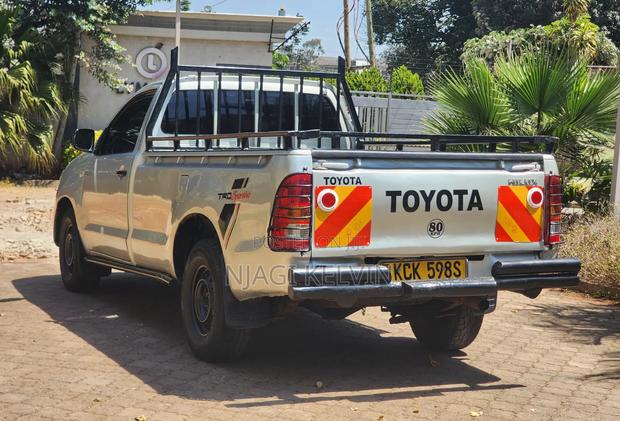 Toyota Hilux 2008 Gray
