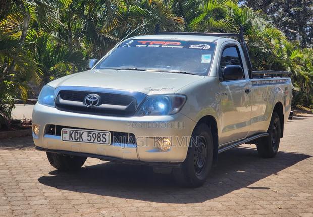 Toyota Hilux 2008 Gray
