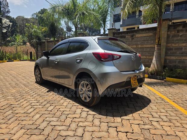 Mazda Demio 2016 Silver