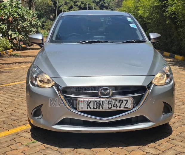 Mazda Demio 2016 Silver