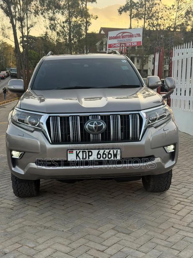 Toyota Land Cruiser Prado 2.7 2019 Gray