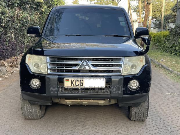 Mitsubishi Pajero 2010 Black