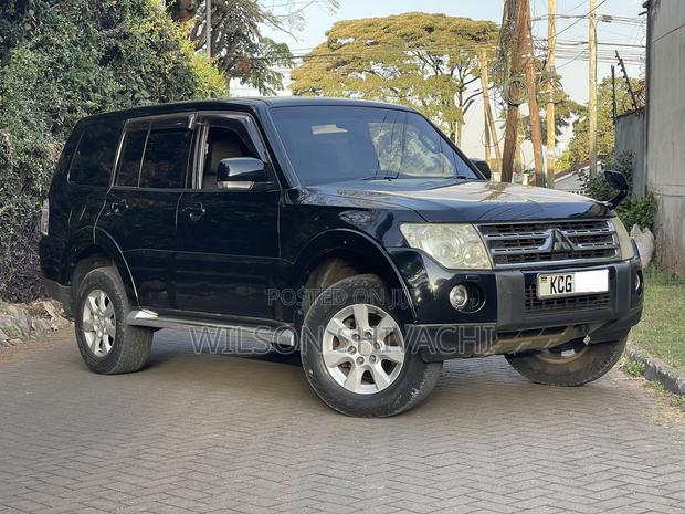 Mitsubishi Pajero 2010 Black