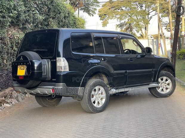 Mitsubishi Pajero 2010 Black