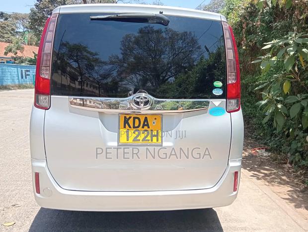 Toyota Noah 2014 Silver