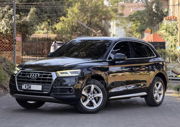 Audi Q5 2.0T Premium AWD quattro 2018 Black