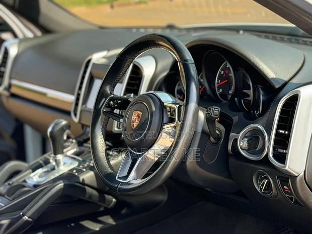 Porsche Cayenne 2015 White