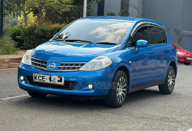 Nissan Tiida 2009 Blue
