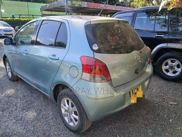 Toyota Vitz 2009 Blue