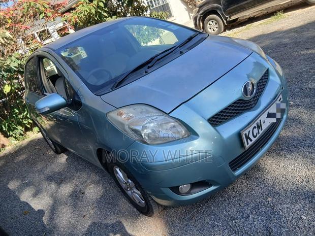 Toyota Vitz 2009 Blue