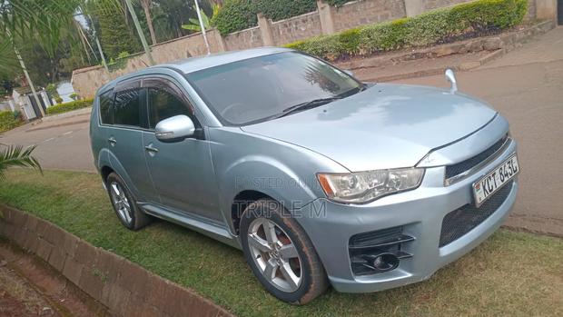 Mitsubishi Outlander 2011 Silver