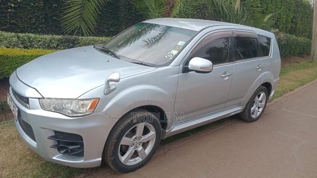 Mitsubishi Outlander 2011 Silver
