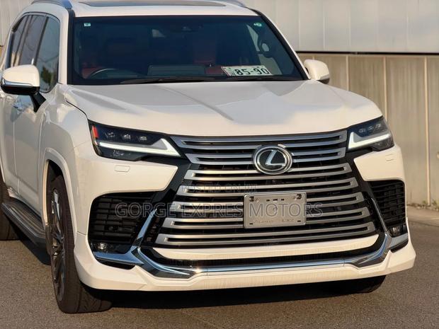 Lexus LX 2023 White