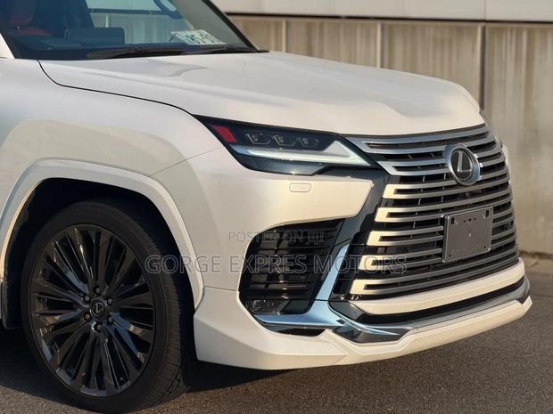 Lexus LX 2023 White