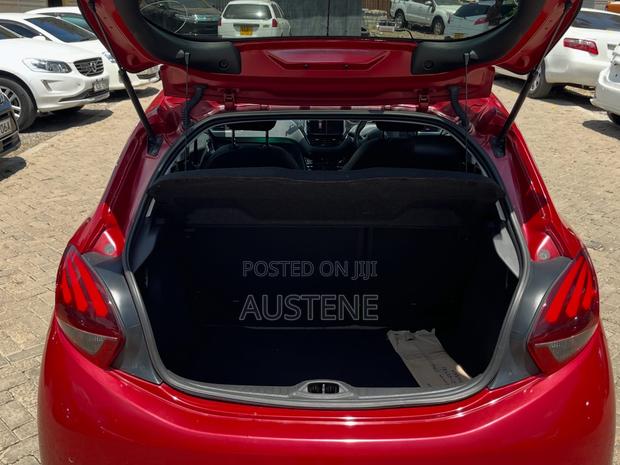 Peugeot 208 2019 Red