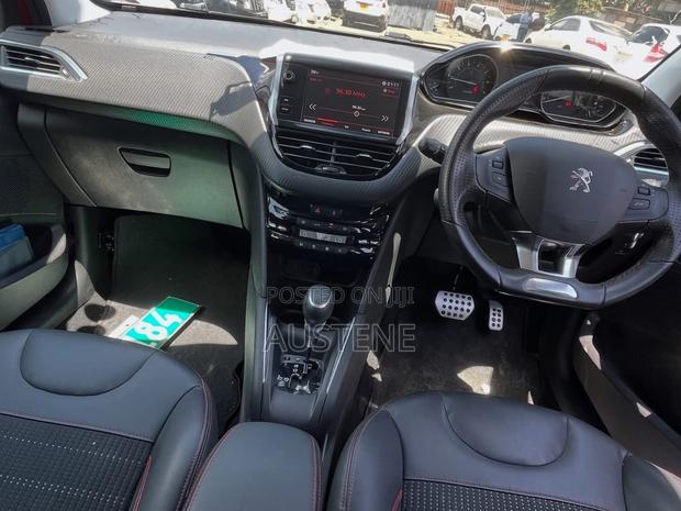 Peugeot 208 2019 Red