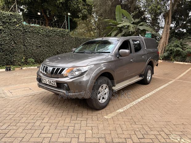 Mitsubishi L200 Double Cab 2.4 154hp 4WD 2017 Gray