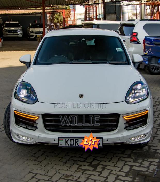 Porsche Cayenne 2017 White