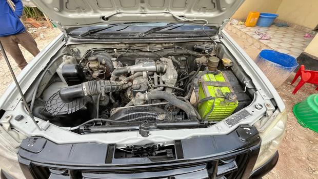 Isuzu D-MAX 2012 Silver