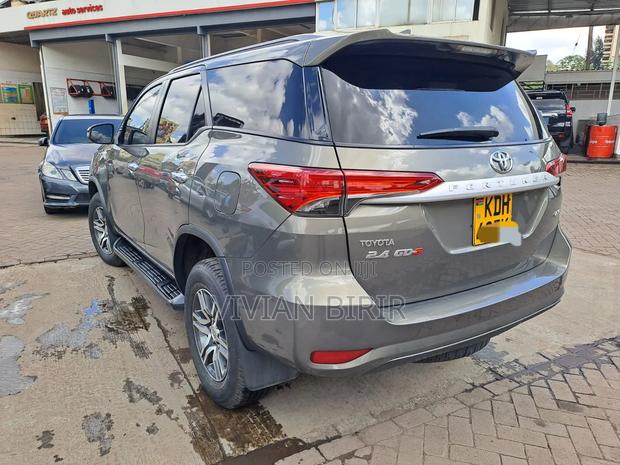 Toyota Fortuner 2022 Gray