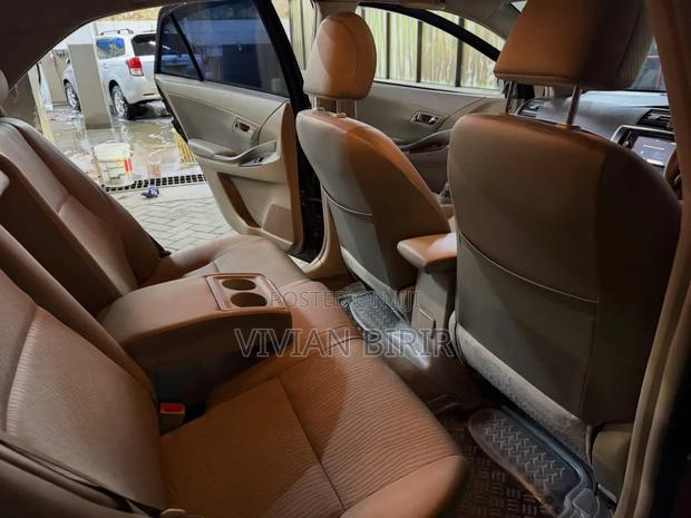 Toyota Premio 2011 Red