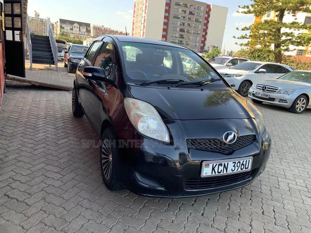 Toyota Vitz 2010 Black