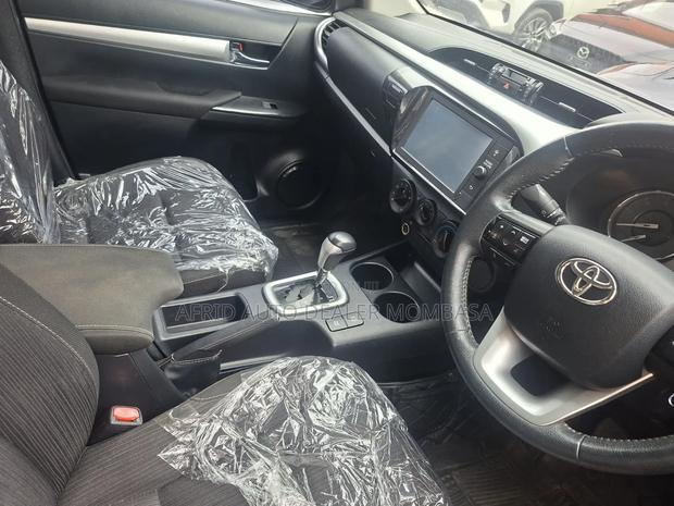 Toyota Hilux 2019 Gray
