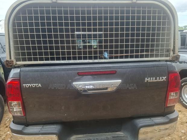 Toyota Hilux 2019 Gray