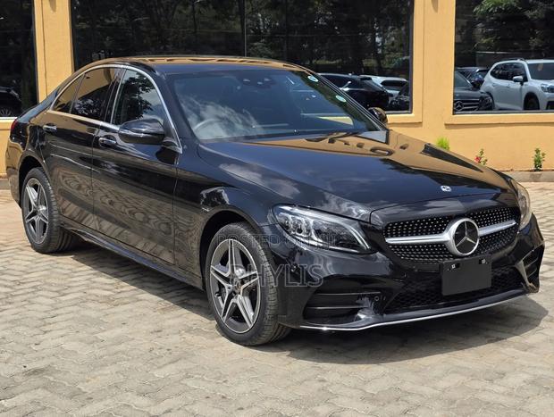 Mercedes-Benz C200 2019 Black