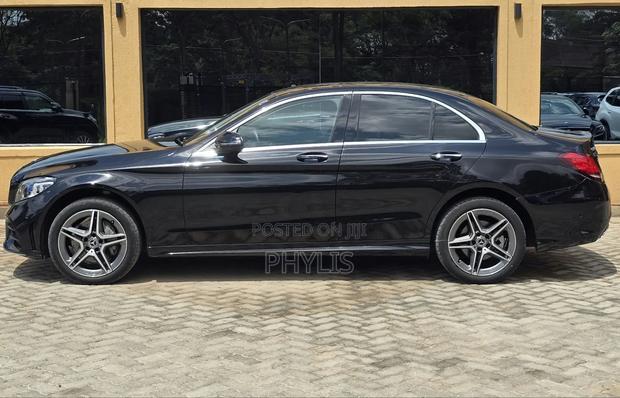 Mercedes-Benz C200 2019 Black
