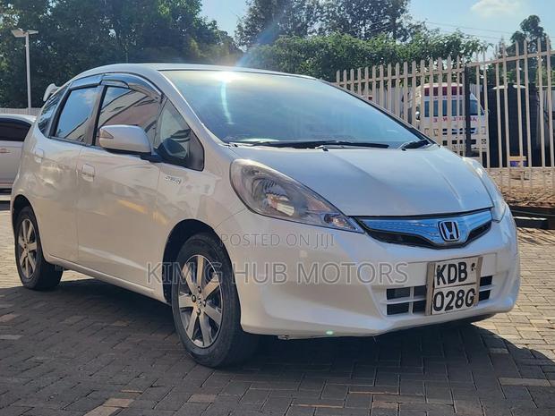 Honda Fit 2013 Pearl