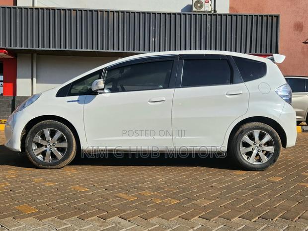 Honda Fit 2013 Pearl