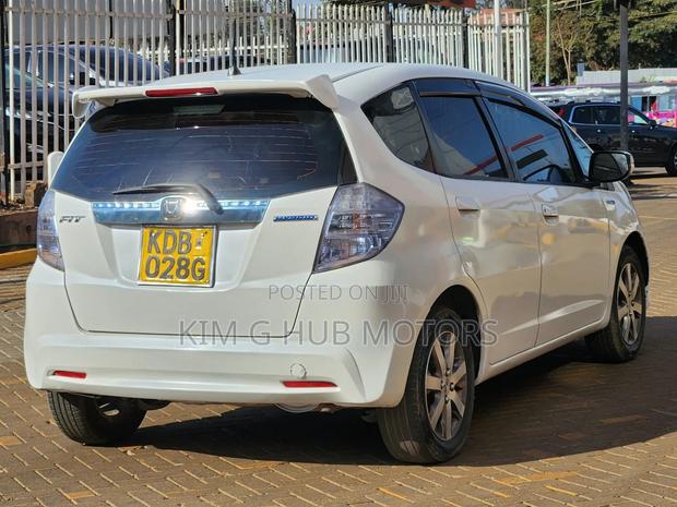 Honda Fit 2013 Pearl