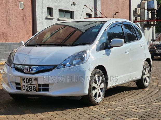 Honda Fit 2013 Pearl