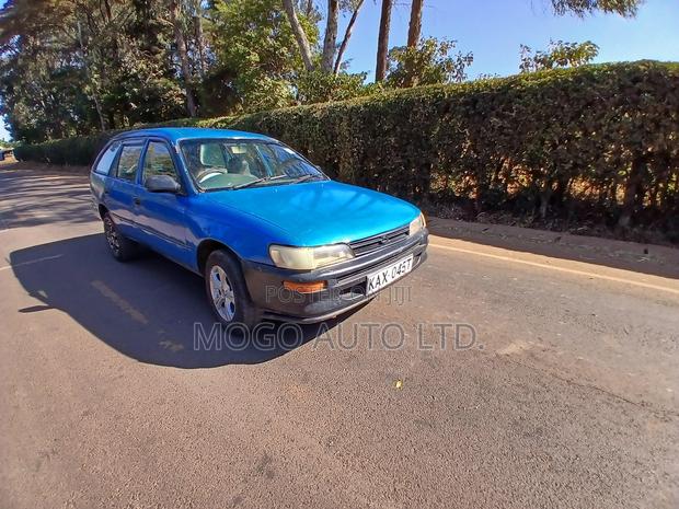 Toyota Corolla 2000 Blue