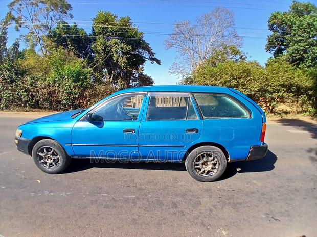 Toyota Corolla 2000 Blue