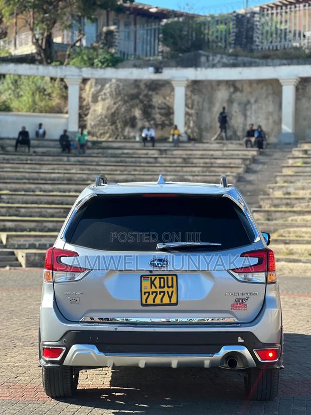 Subaru Forester 2019 Silver