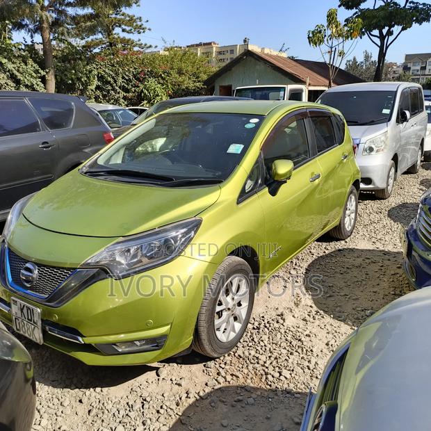 Nissan Note 2017 Green