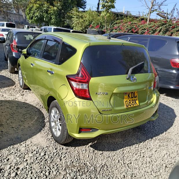 Nissan Note 2017 Green