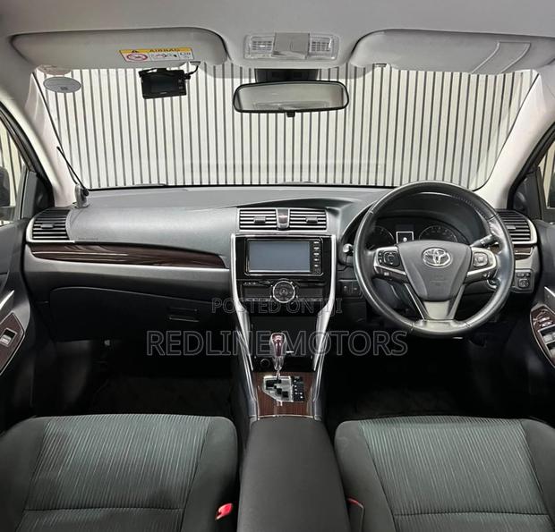 Toyota Premio 1.8 FWD 2019 Ivory