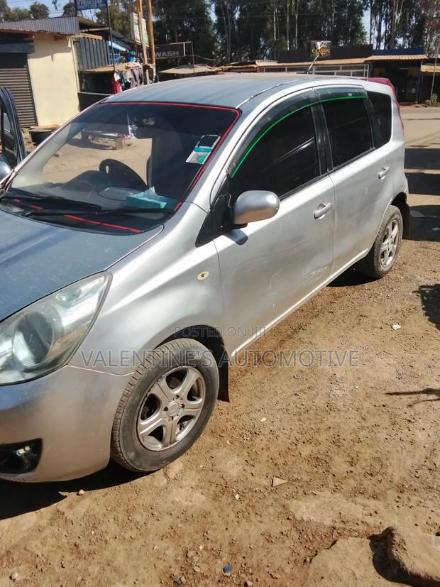 Nissan Note 2011 Silver