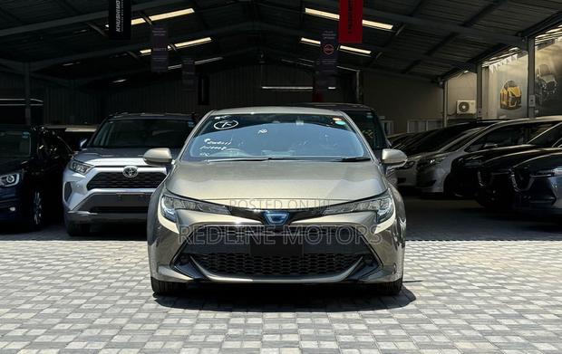 Toyota Corolla Hatchback 2019 Ivory