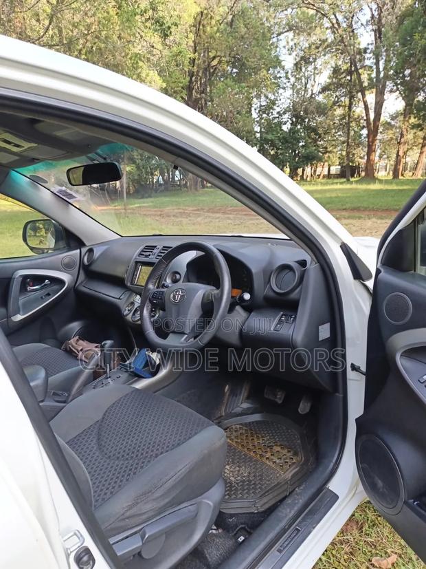 Toyota Vanguard 2012 Pearl