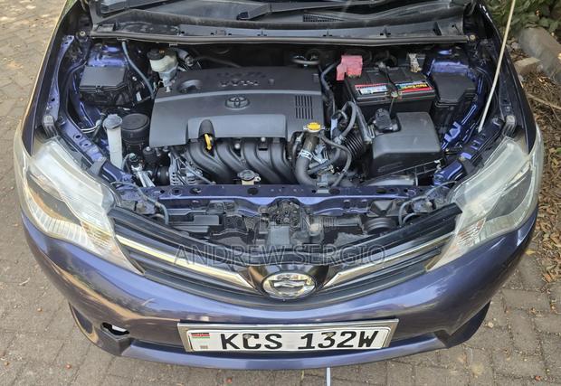 Toyota Corolla Fielder 2013