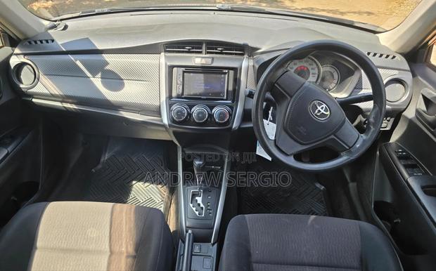 Toyota Corolla Fielder 2013