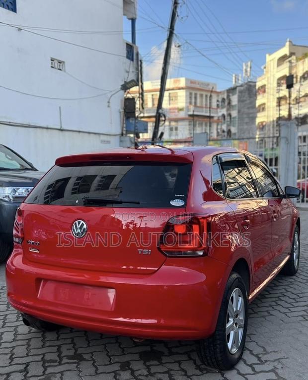 Volkswagen Polo 2014 Red