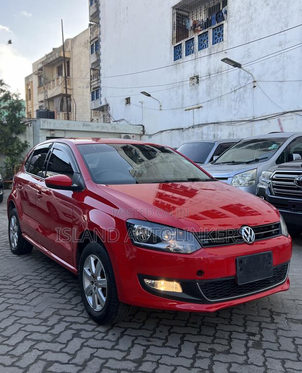 Volkswagen Polo 2014 Red