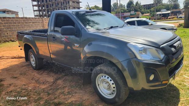 Isuzu D-MAX 2022 Gray