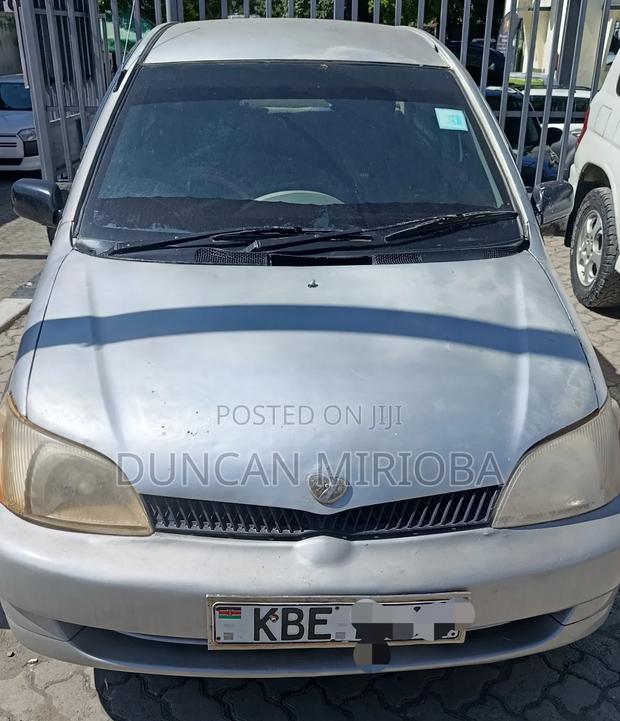 Toyota Platz 2001 Gray