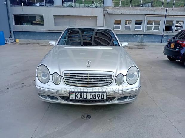 Mercedes-Benz E200 2005 Silver